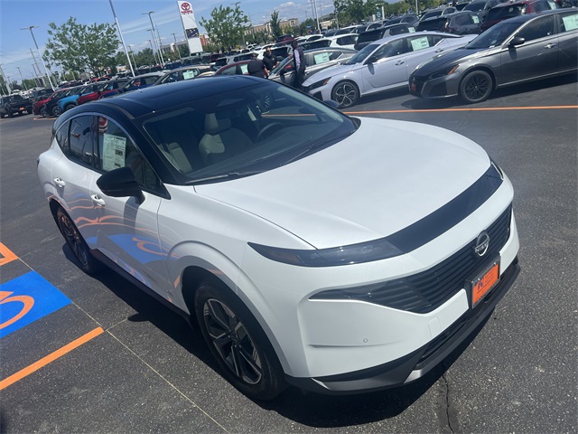 2025 Nissan Murano SL photo 2