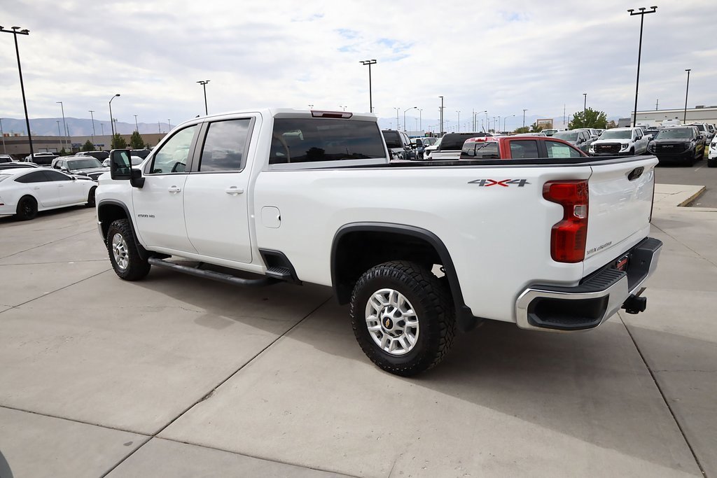 2021 Chevrolet Silverado 2500HD LT photo 4