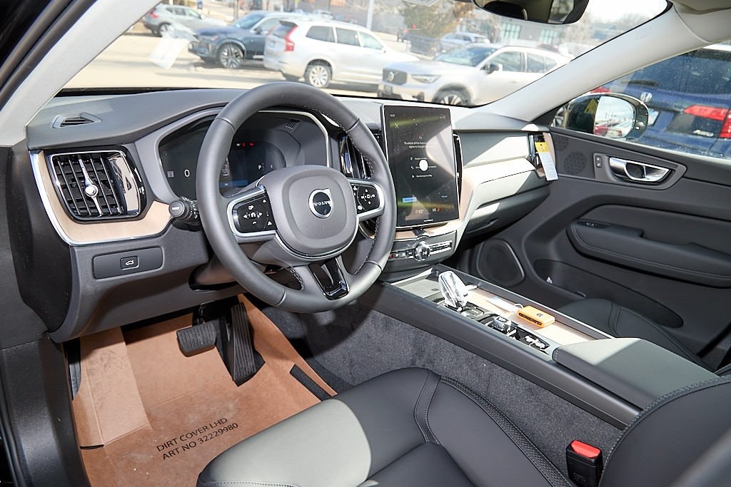 2026 VOLVO XC60 - Image 11