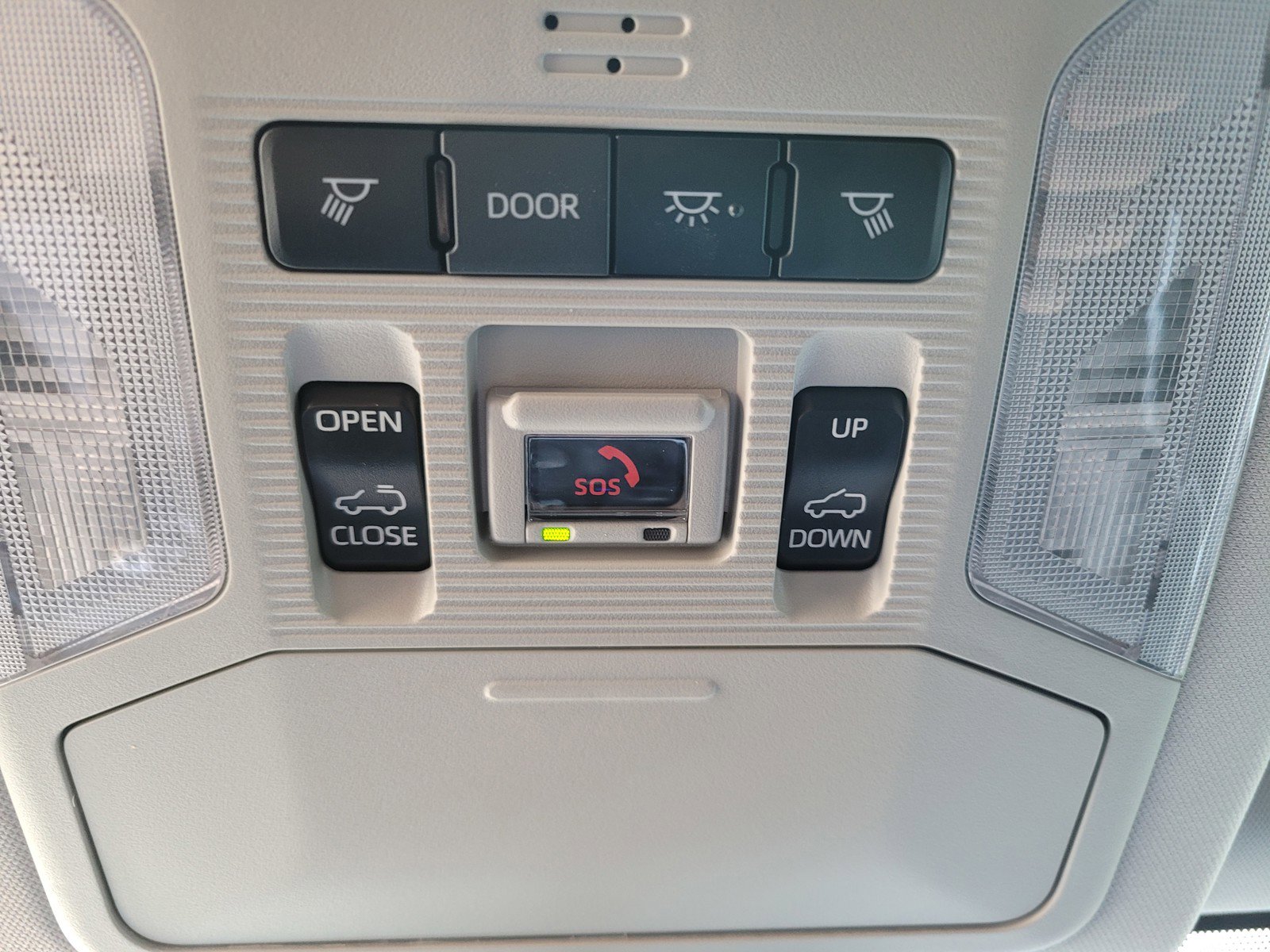 2023 Toyota RAV4 Hybrid XLE photo 15