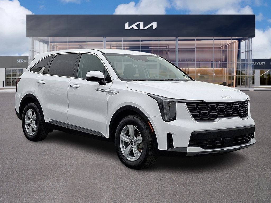 2025 Kia Sorento LX's photo