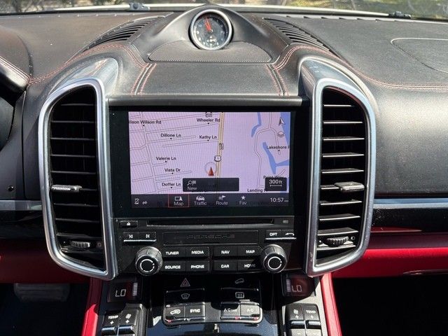 2017 Porsche Cayenne Platinum Edition photo 26