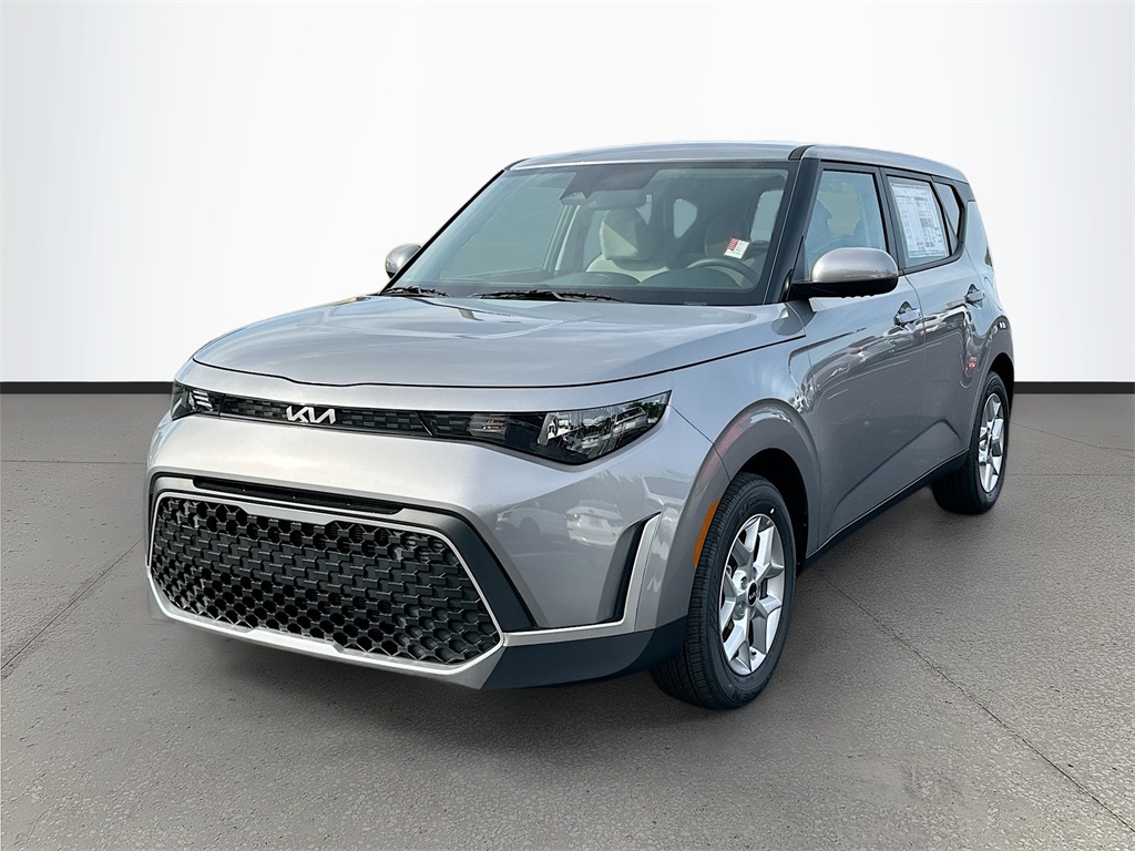 2025 Kia Soul LX photo 3