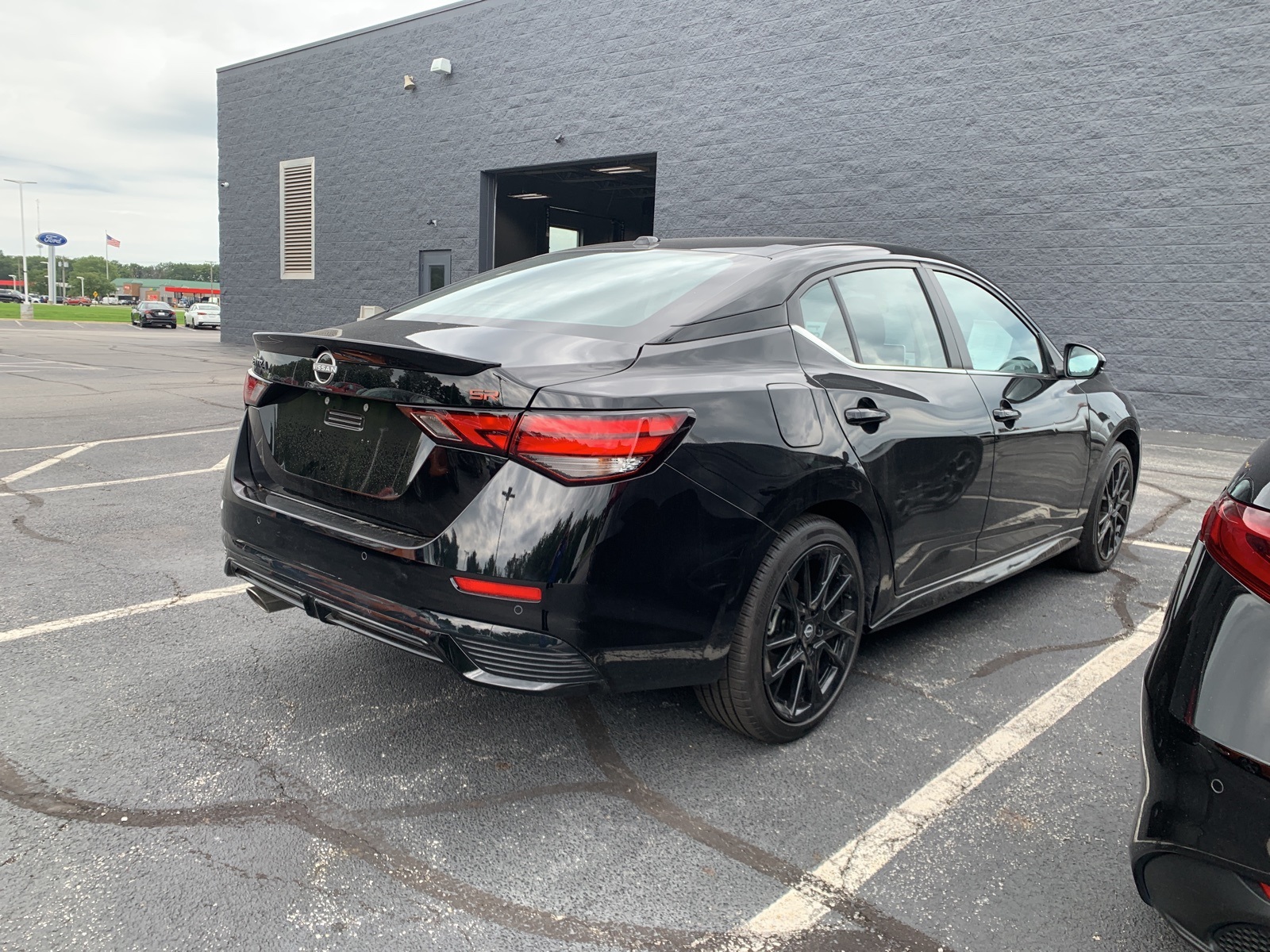 2025 Nissan Sentra SR photo 2