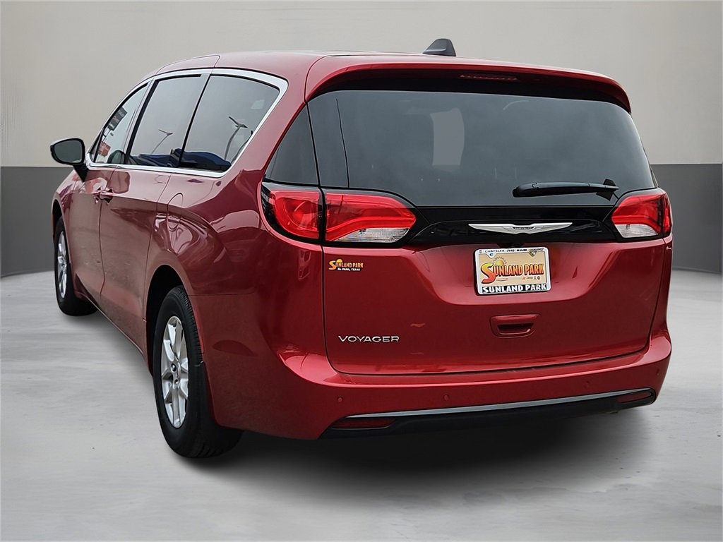 2025 Chrysler Voyager LX photo 2