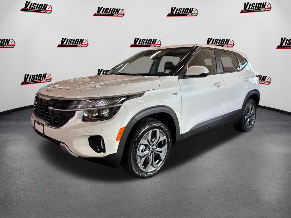 2026 Kia Seltos LX's photo