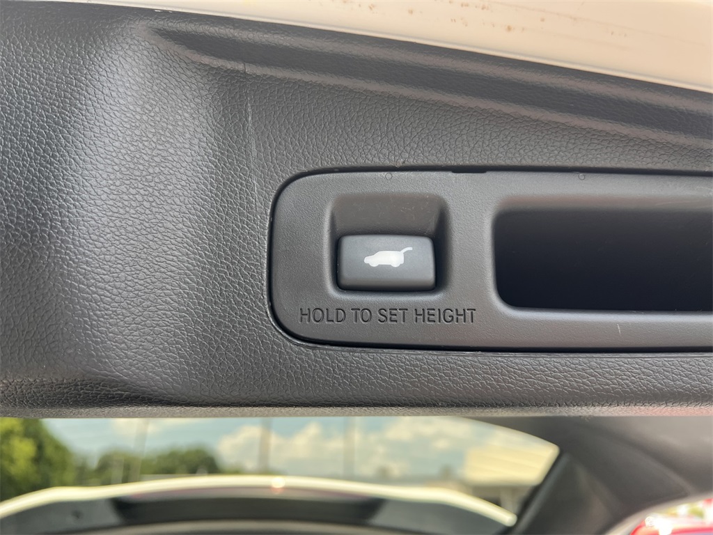 2021 Honda CR-V Hybrid Touring photo 11