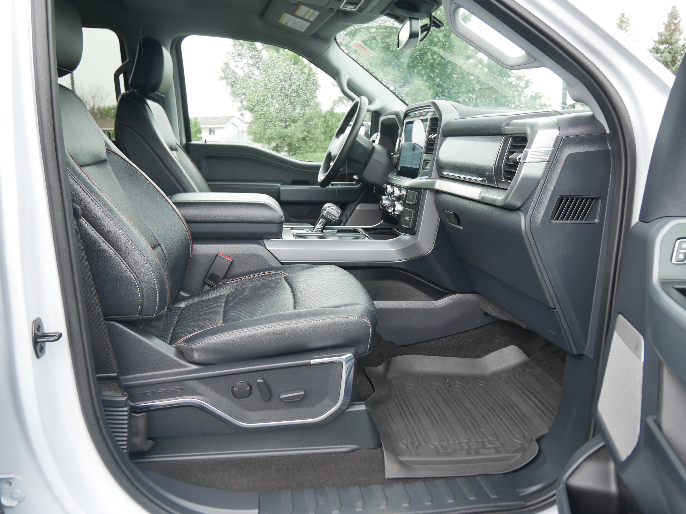 2022 Ford F-150 Lariat photo 14