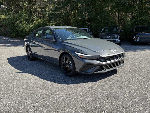 2026 Hyundai Elantra SEL's photo