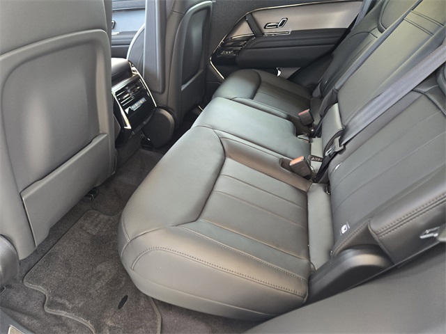2025 Land Rover Range Rover Sport SE photo 16
