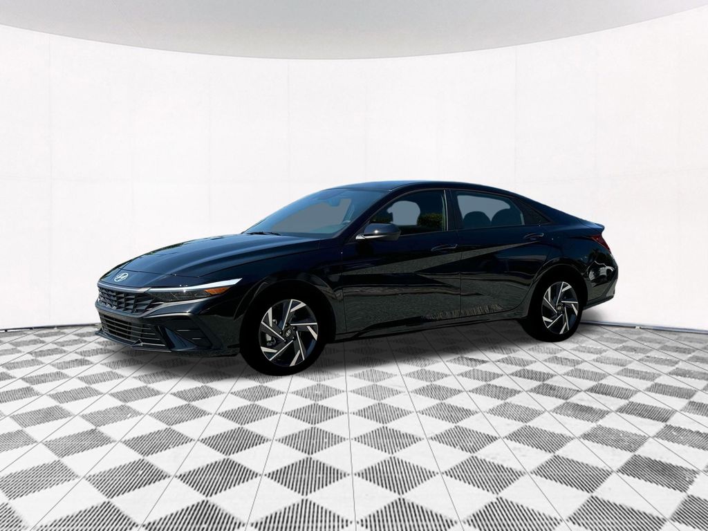 2025 Hyundai Elantra SEL Sport photo 2