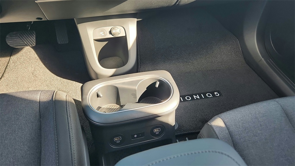 2025 Hyundai Ioniq 5 SEL photo 13