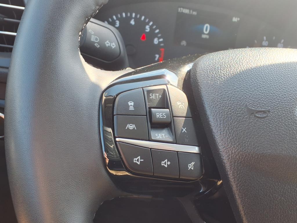 2022 Ford Escape SEL photo 17