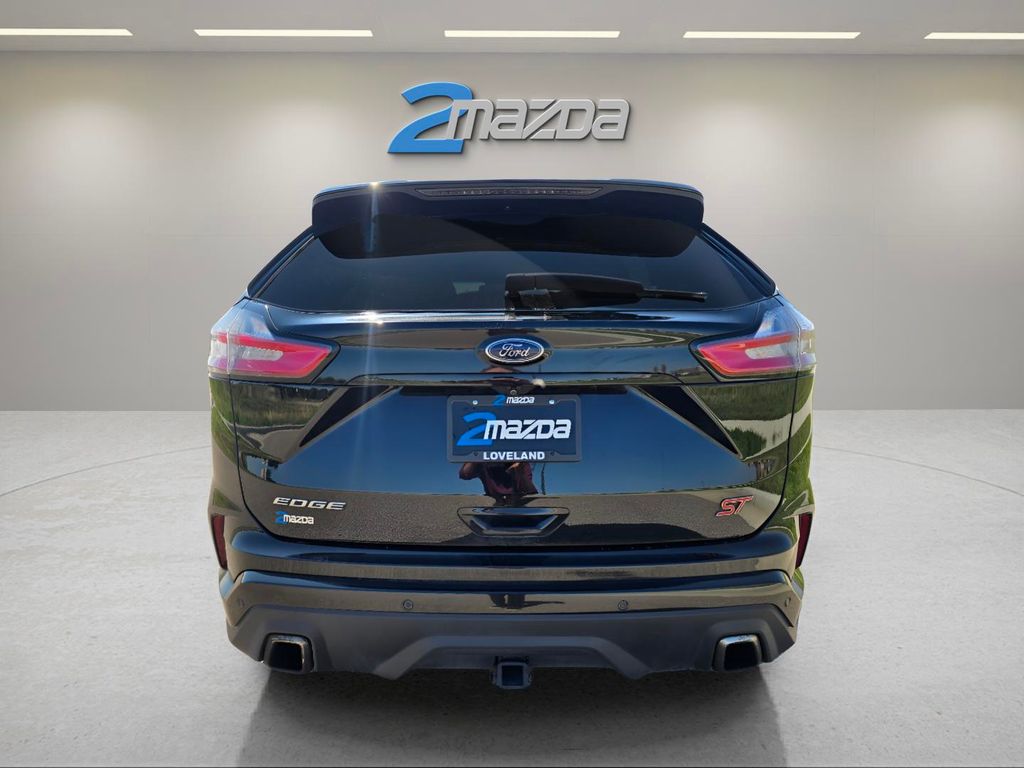 2019 Ford Edge ST photo 4