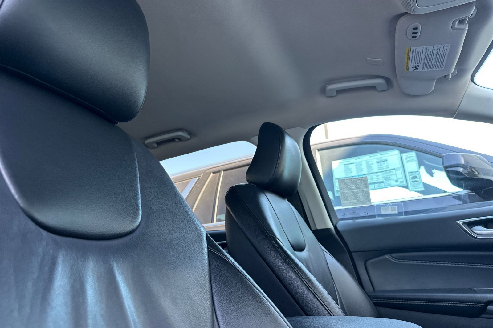 2022 Ford Edge Titanium photo 16