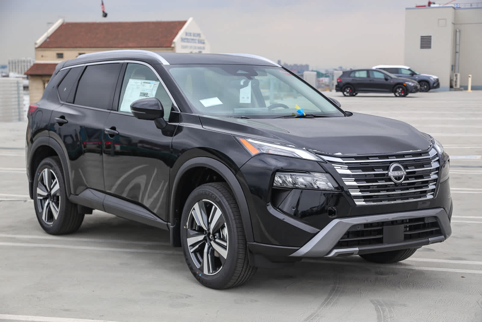 2025 Nissan Rogue SL photo 3