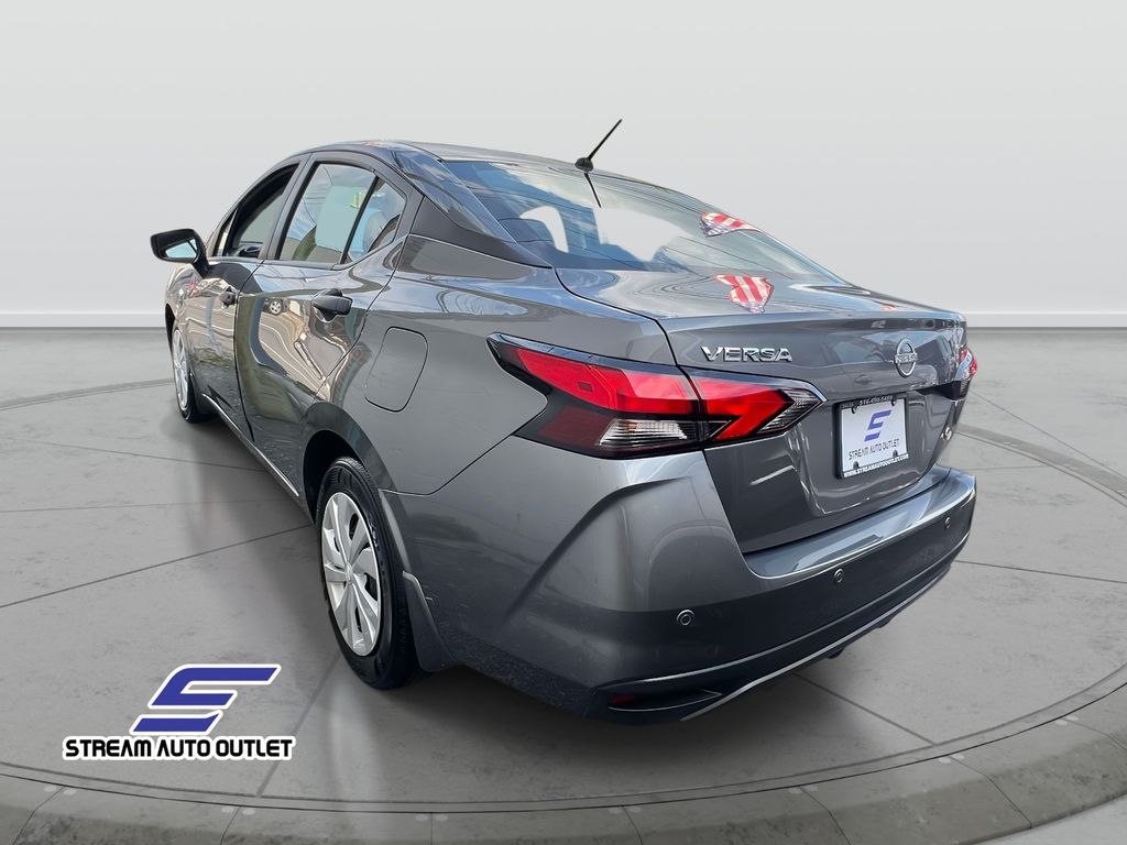 2025 Nissan Versa 1.6 S photo 3