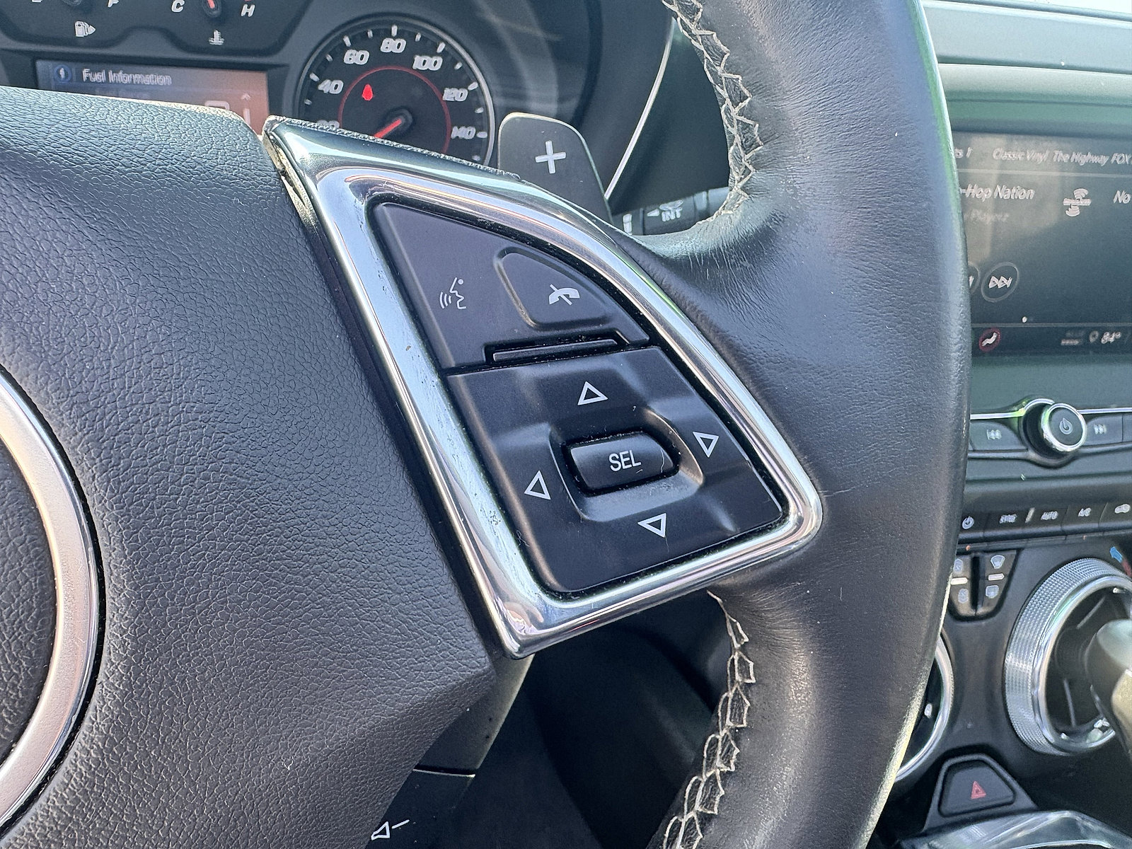 2023 Chevrolet Camaro 2LT photo 12
