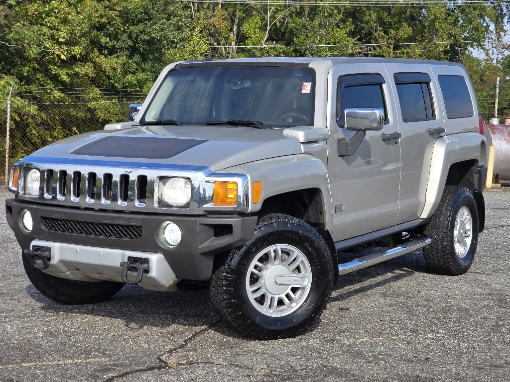 2009 Hummer H3 Base photo 2