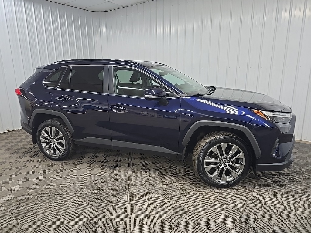 2022 Toyota RAV4 XLE Premium's photo