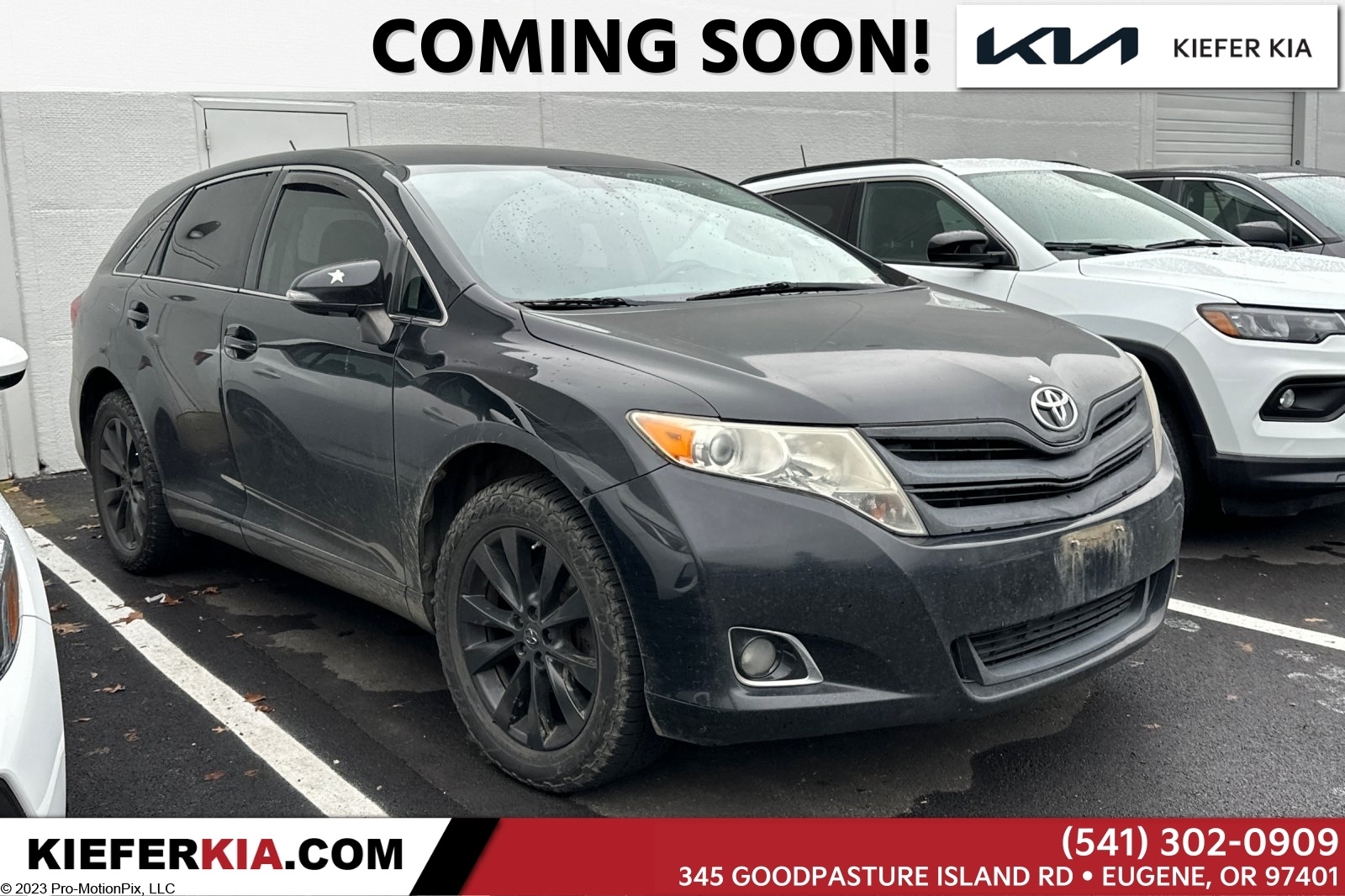 2014 Toyota Venza LE's photo