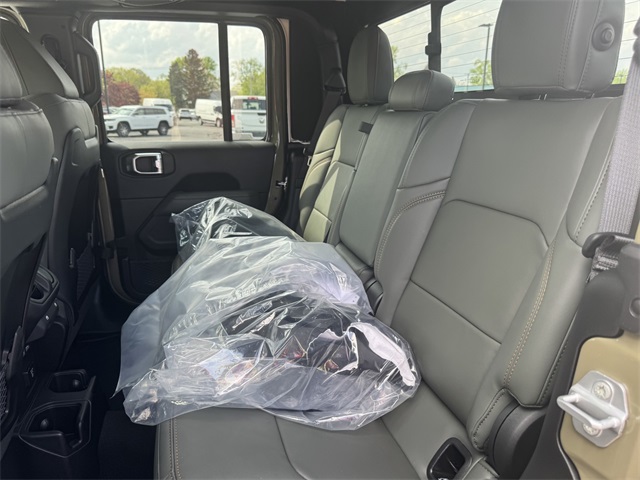 2025 Jeep Gladiator Mojave photo 21