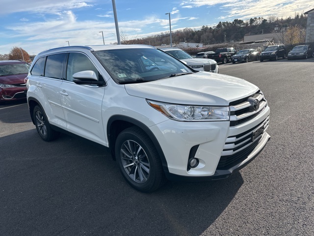 2019 Toyota Highlander XLE photo 2