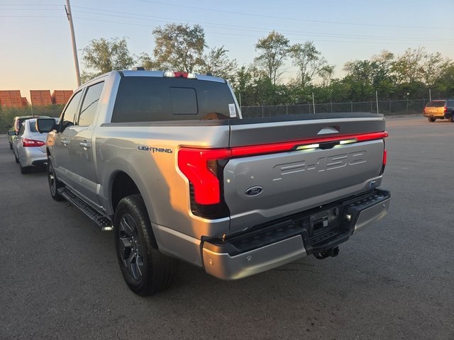 2023 Ford F-150 Lightning Lariat photo 2