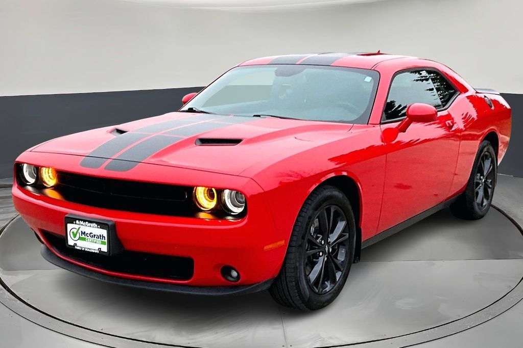 2023 Dodge Challenger SXT photo 3
