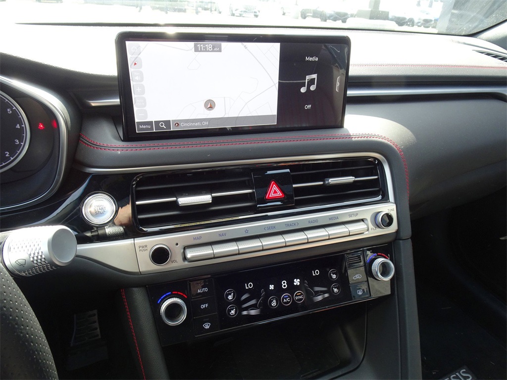 2024 Genesis G70 3.3T Sport Advanced photo 13