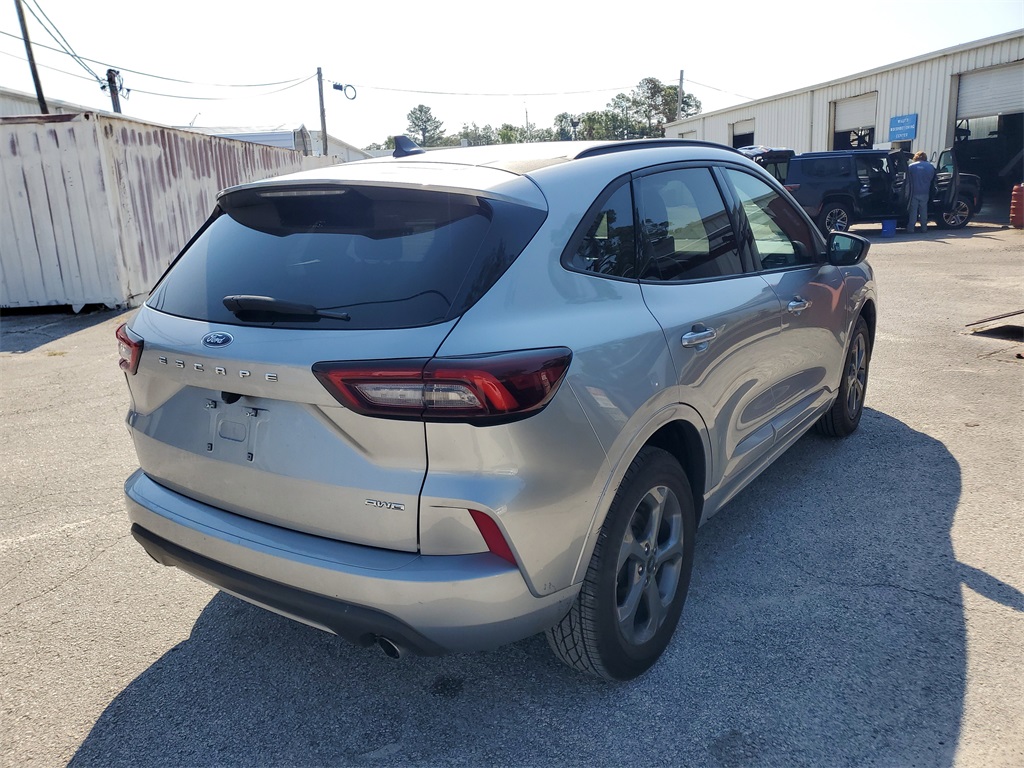 2023 Ford Escape ST-Line photo 3