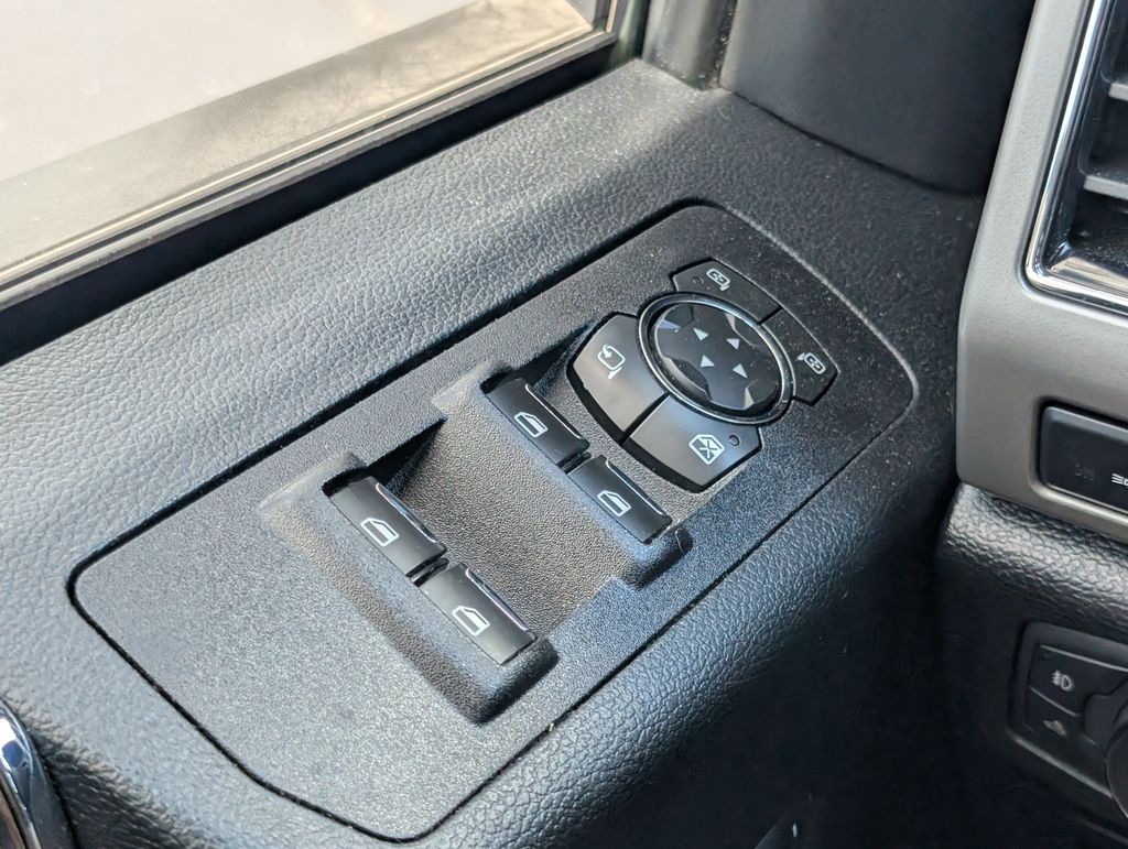 2019 Ford F-150 Lariat photo 6
