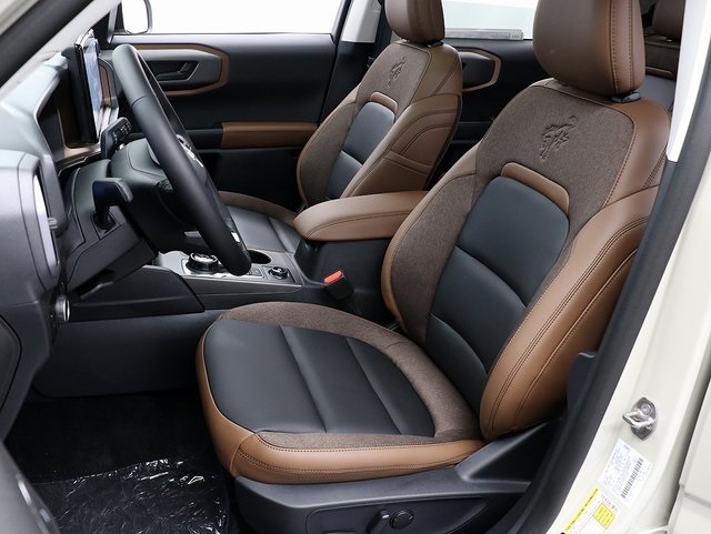 2025 Ford Bronco Sport Outer Banks photo 7