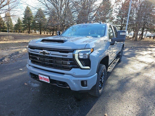 2024 Chevrolet Silverado HD LT's photo