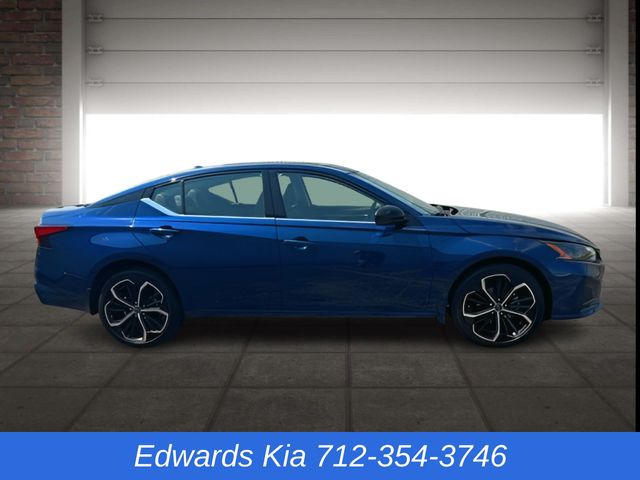 2024 Nissan Altima 2.5 SR photo 2