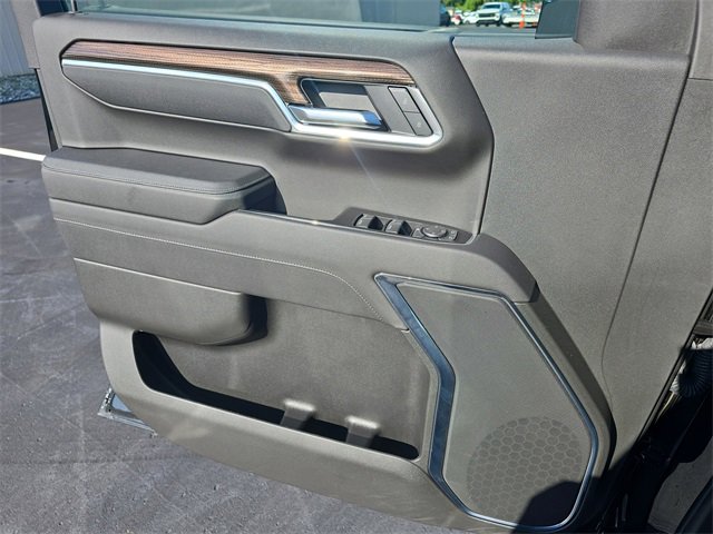 2025 Chevrolet Silverado RST photo 25