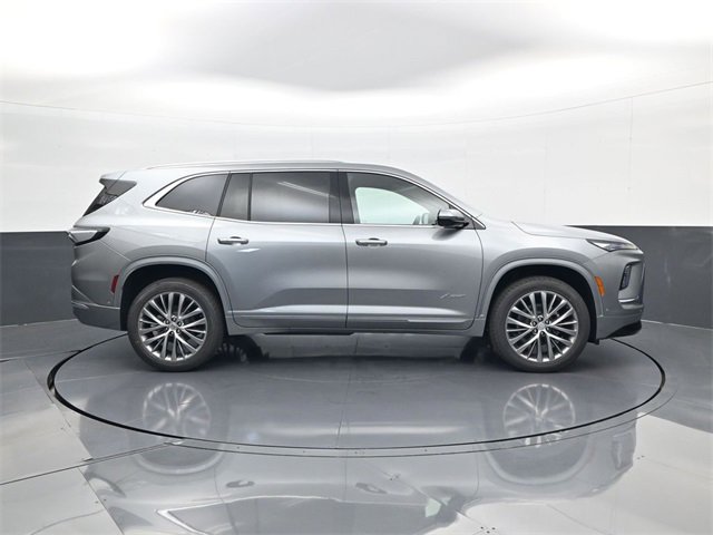 2026 Buick Enclave Avenir photo 2