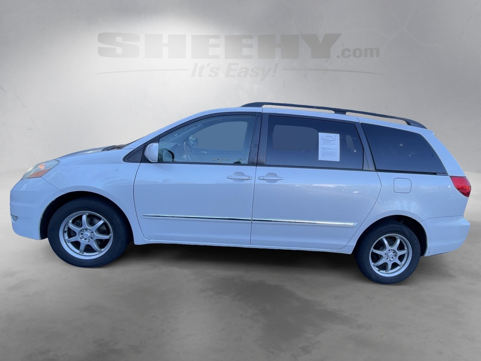 2008 Toyota Sienna XLE photo 13