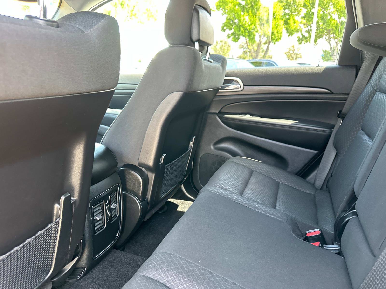 2021 Jeep Grand Cherokee Laredo E photo 12