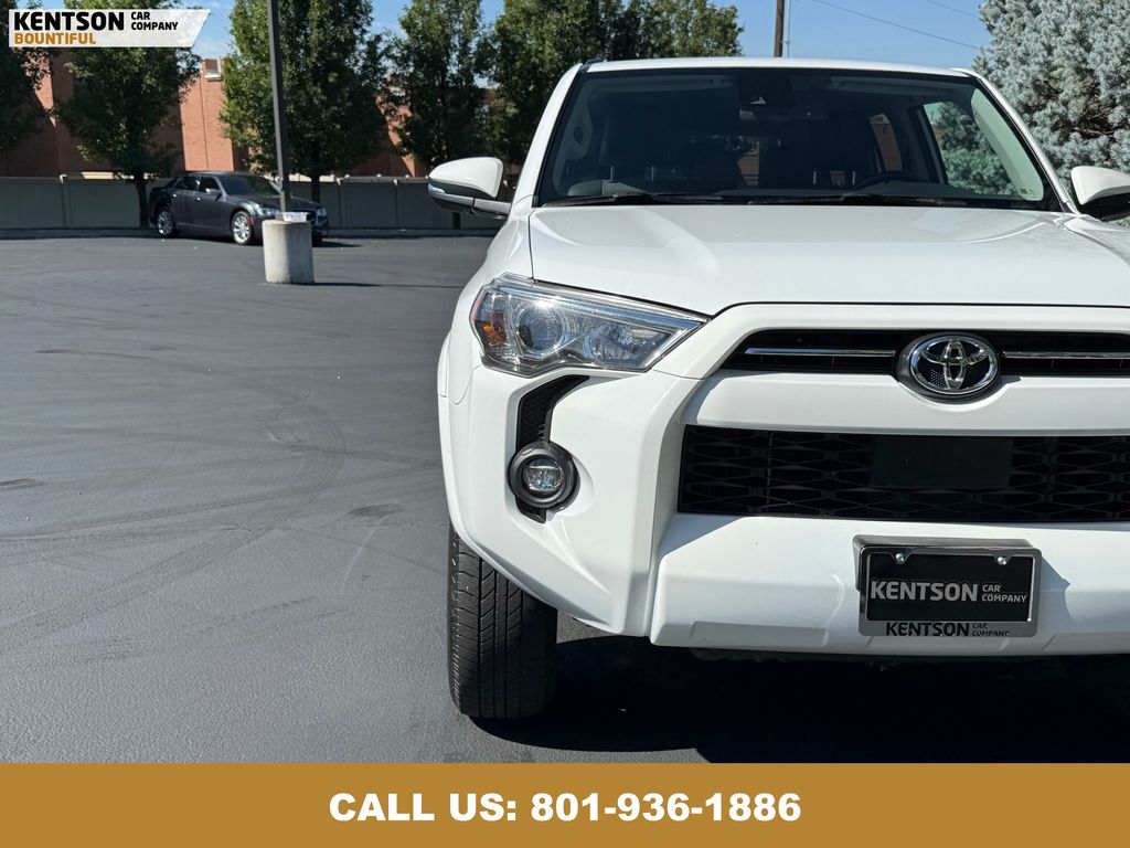 2024 Toyota 4Runner SR5 Premium photo 13