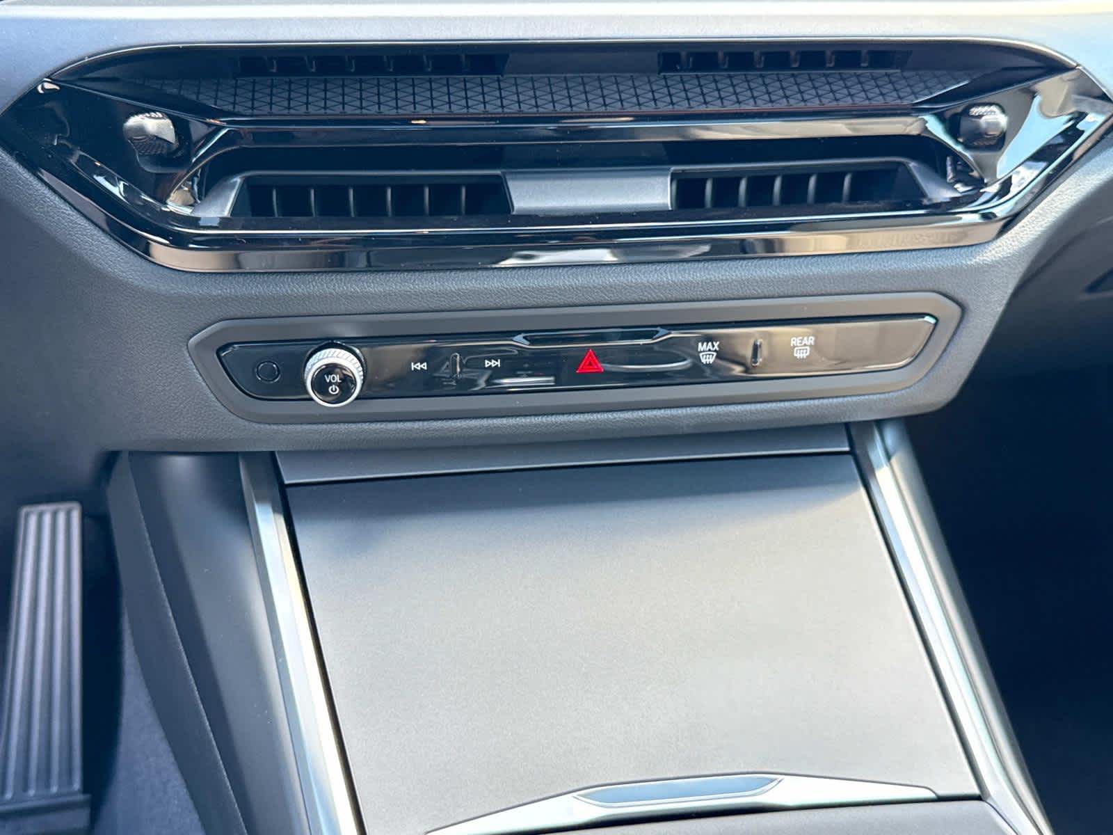 2025 Bmw 230i xDrive photo 19