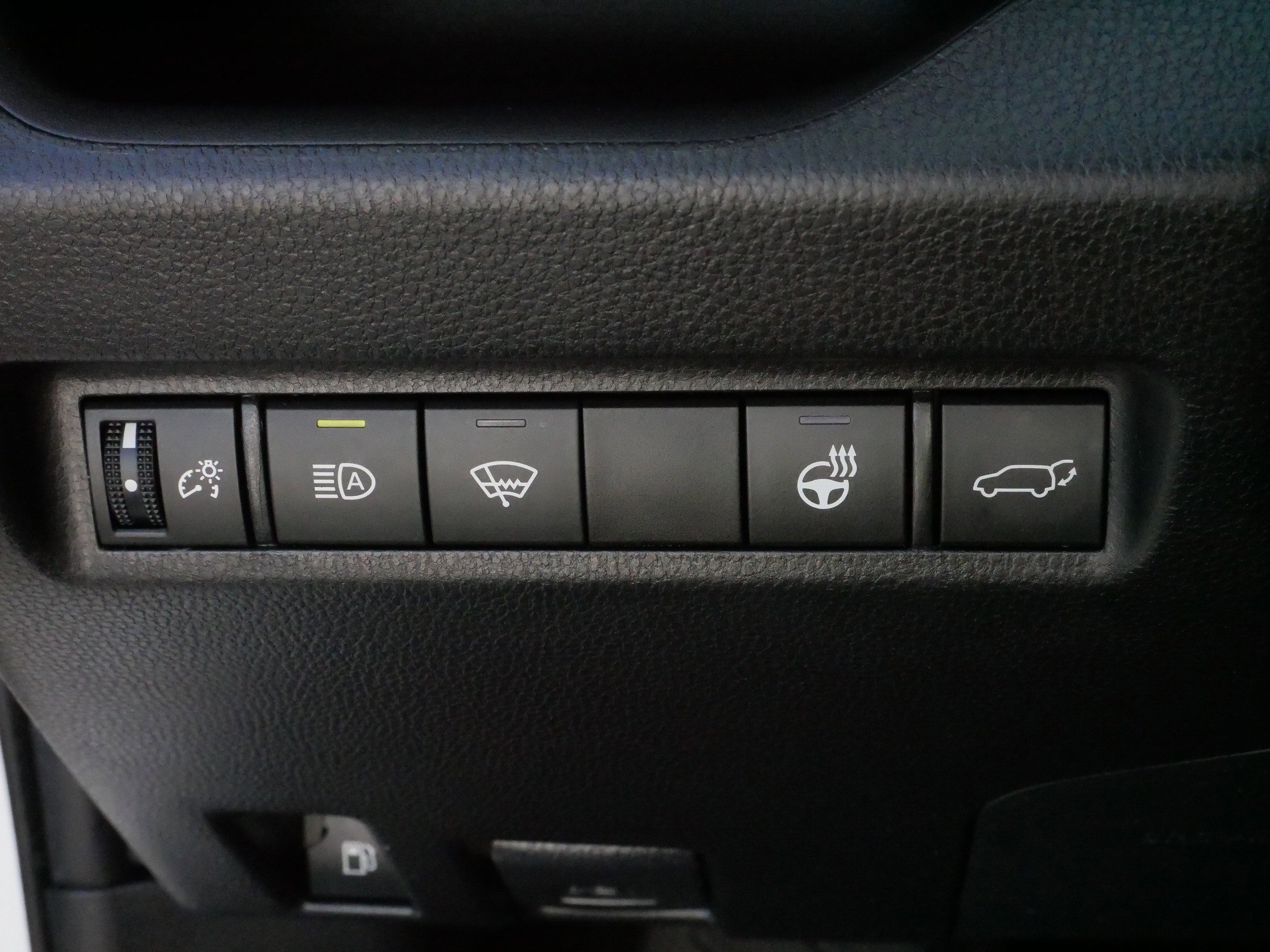 2022 Toyota RAV4 Hybrid XLE photo 23