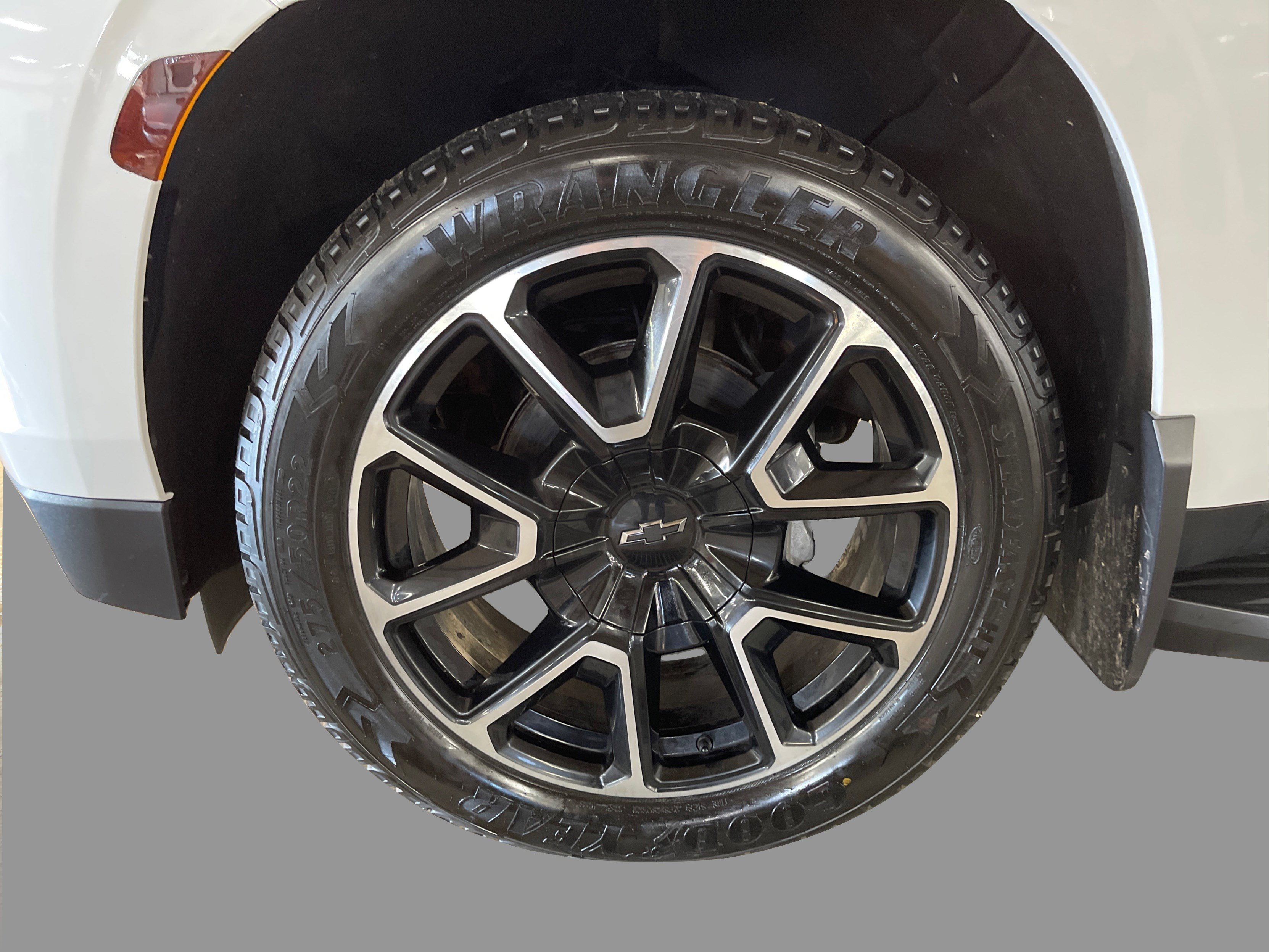 2022 Chevrolet Suburban RST photo 9