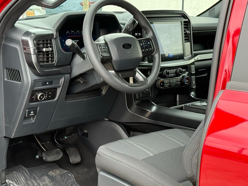 2025 Ford F-150 STX photo 7