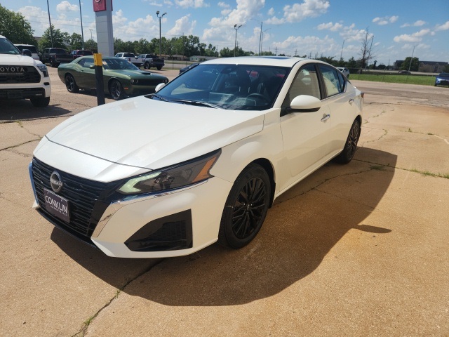2025 Nissan Altima 2.5 SV photo 3