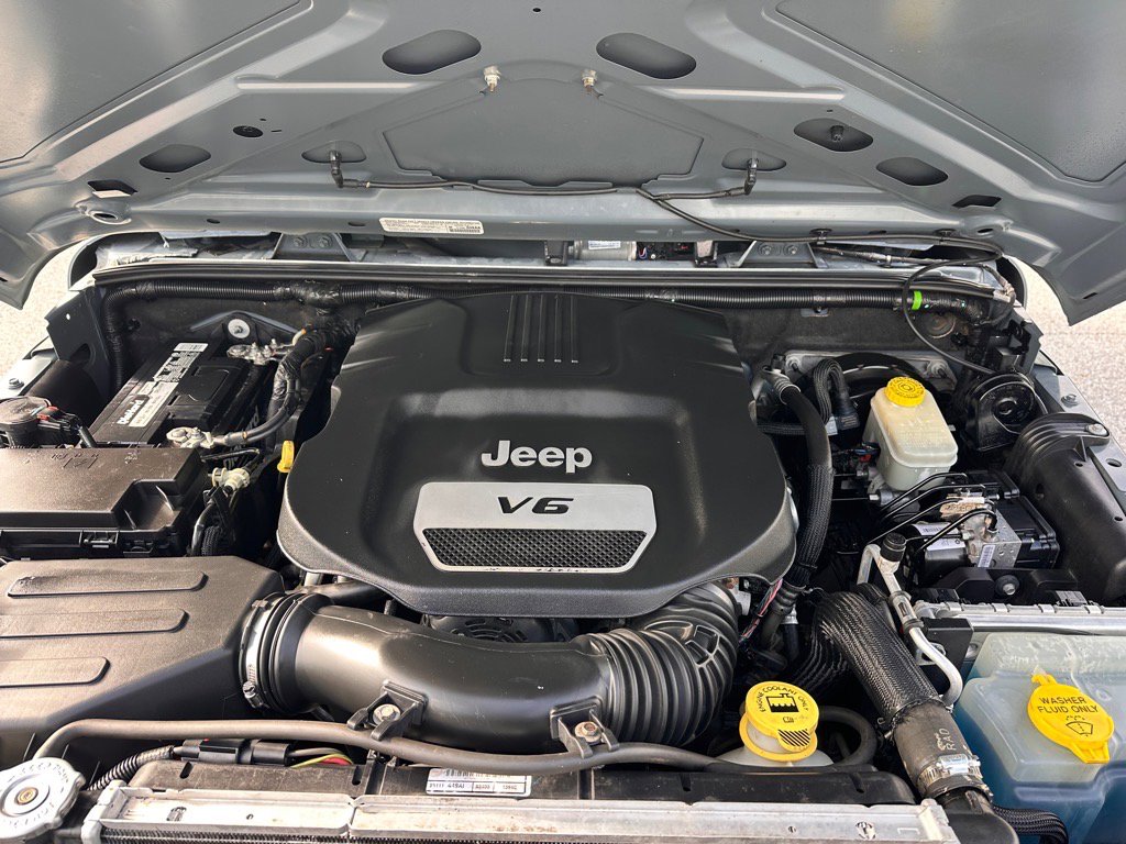 2014 Jeep Wrangler Unlimited Sport photo 28
