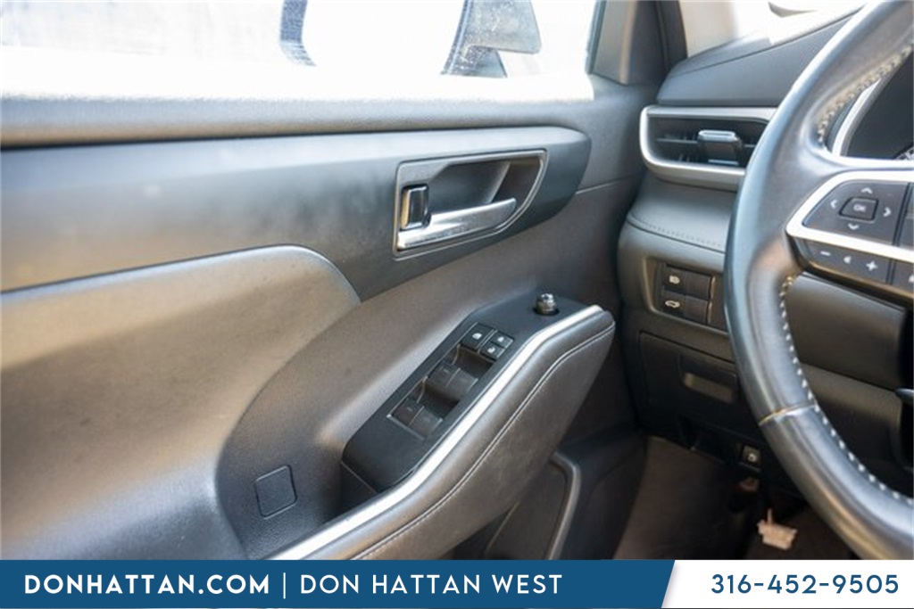 2022 Toyota Highlander XLE photo 17