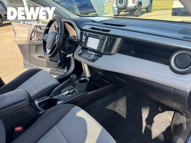 2014 Toyota RAV4 XLE photo 30
