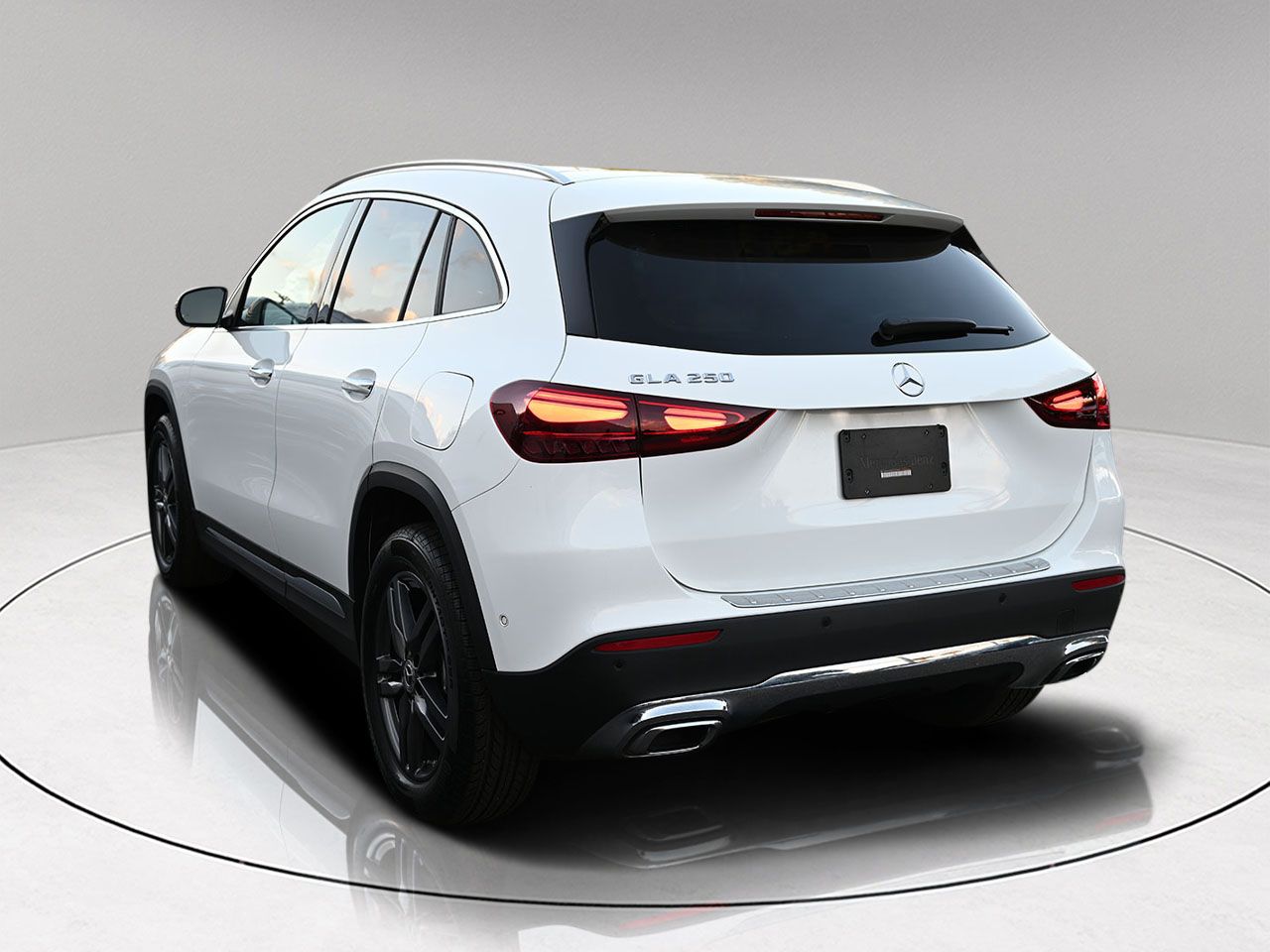 2025 Mercedes Benz GLA 250 photo 3