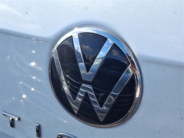 2024 Volkswagen Tiguan SE Wolfsburg Edition photo 2